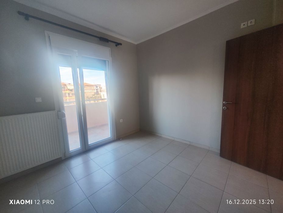 ПРОДАВА Апартамент на първи етаж ,над партер, в Паралия Офринио