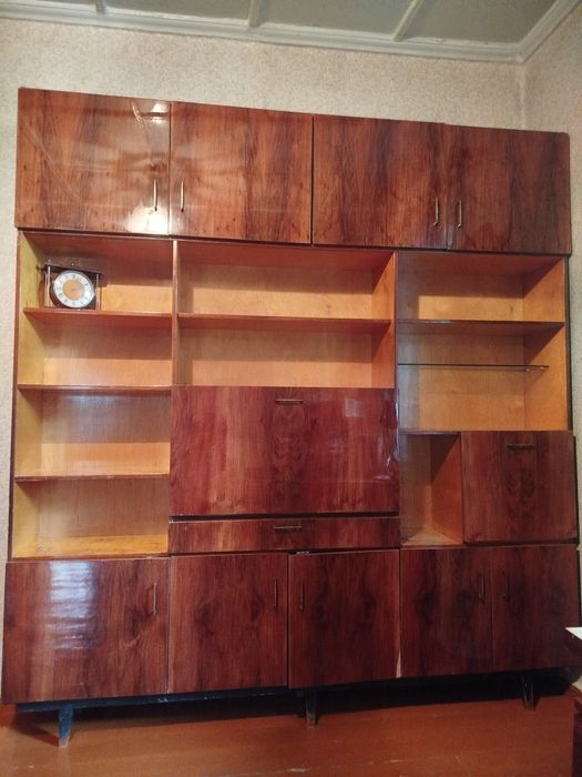 Сервант б/у Раритетный. Импортного производства.