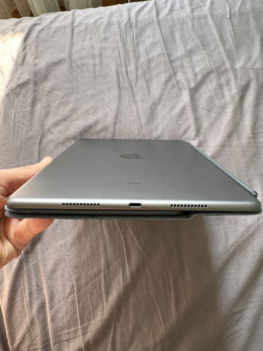 Ipad Air 3rd gen, 10,5" 256gb, Wifi & Cellular (A2123) + Husa Apple