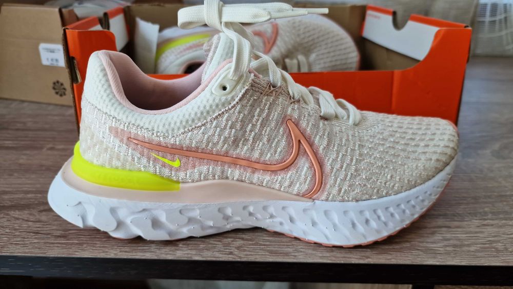 Nike дамски маратонки 38.5
