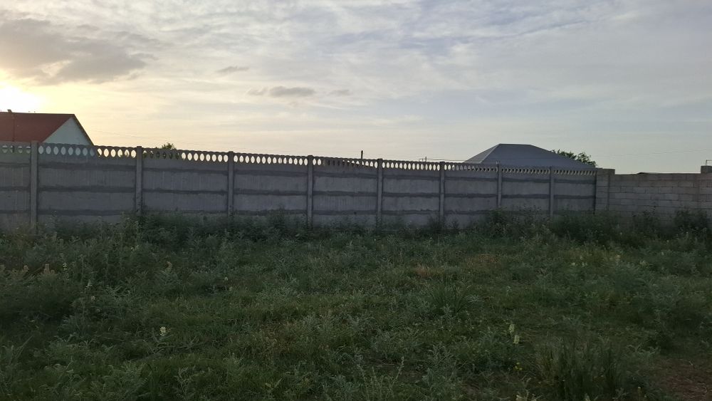 Земельный участок с времянкой