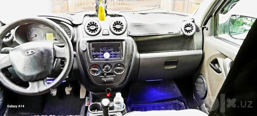 Lada Granta Sotiladi.