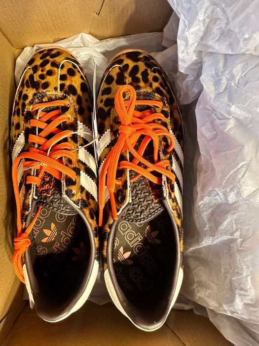 Чисто  нови сникърси