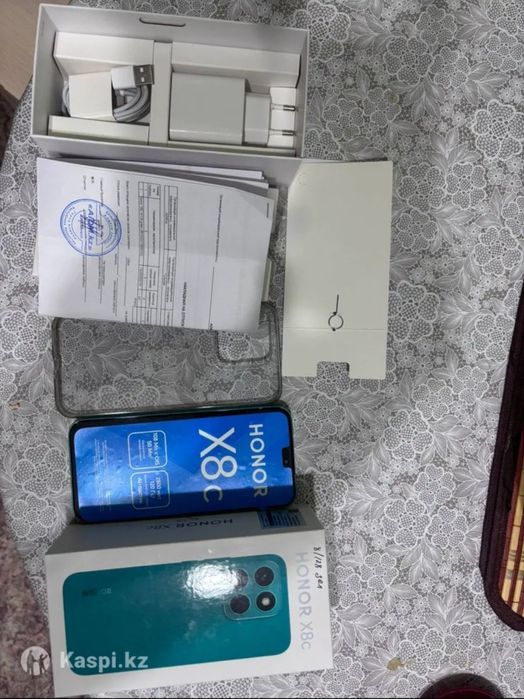 Honor x8c, в идеальном состоянии