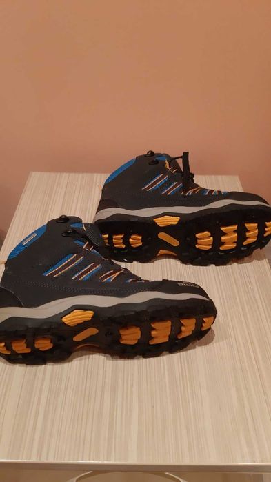 Детски зимни обувки ботуши