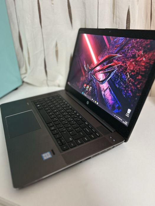 Laptop gaming/editare video procesor i7| nvidia quadro 4gb| 16gb ram