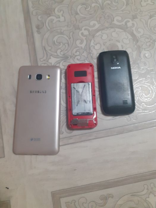 Продам телефоны не рабочие 3 штуки не рабочие