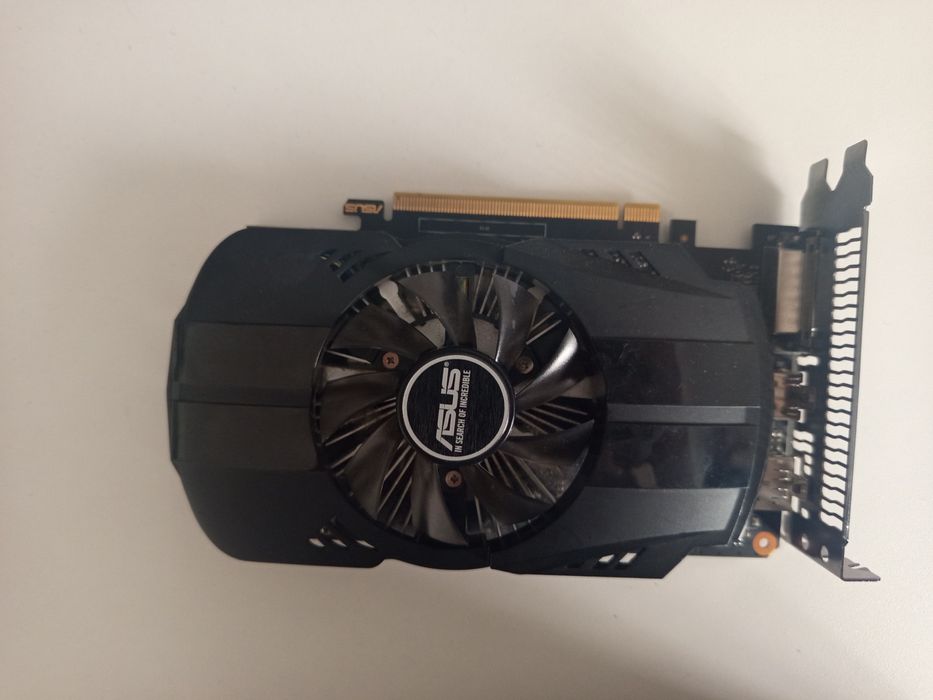 Vând piese Calculator