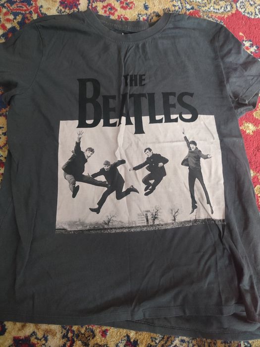 Продавам тениски