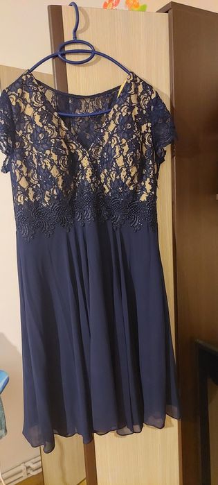 Vând rochie mărimea 48