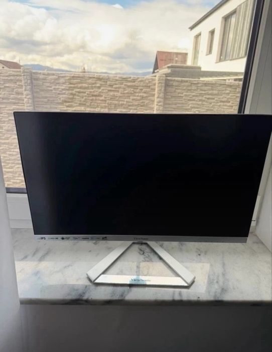 Pc Gaming cu monitor