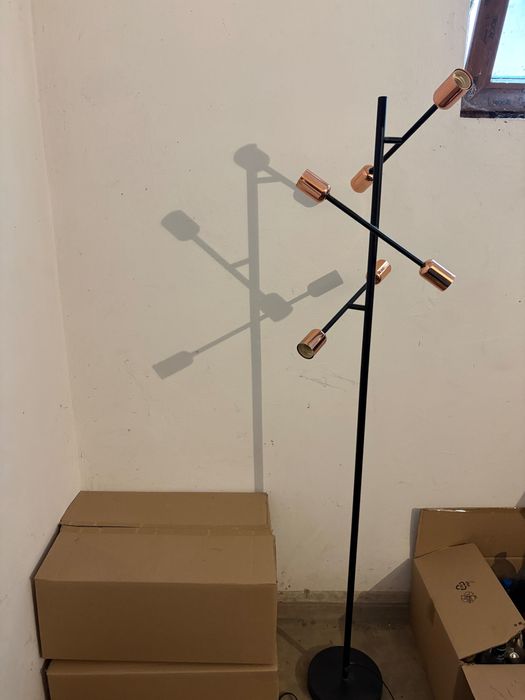 Lampadar cu brațe flexibile!