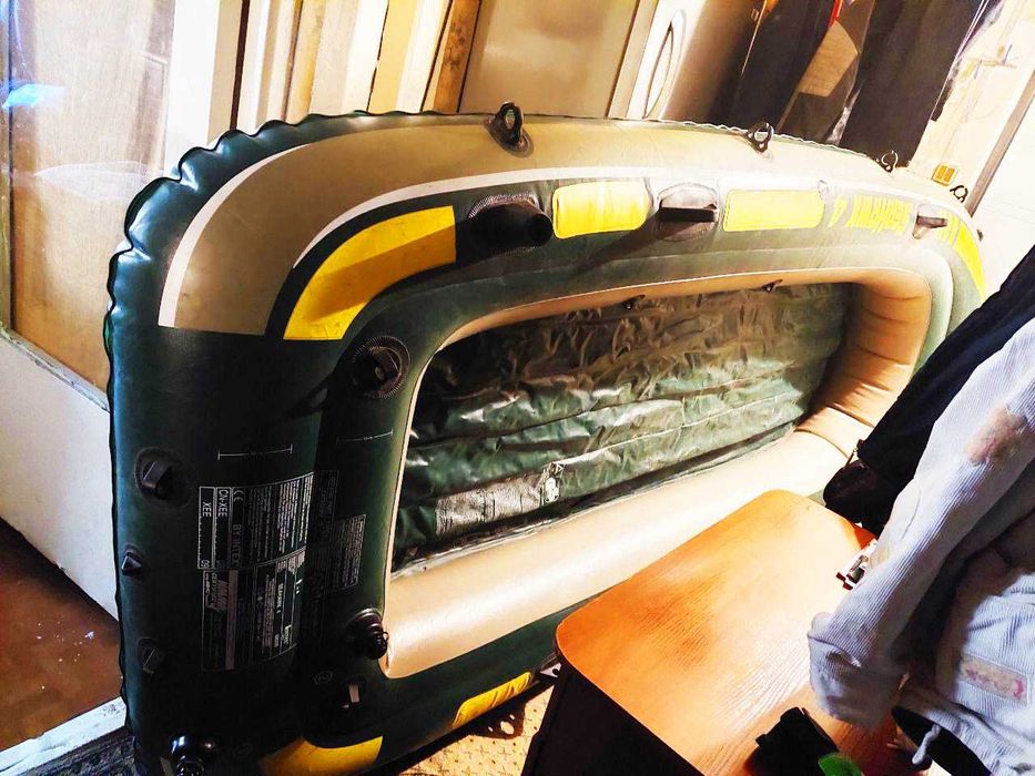 Продам надувную 4х местную  ПВХ лодку Seahawk 4