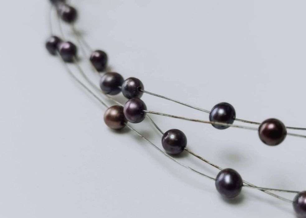 Colier vechi din argint de 925, cu perle negre pe patru siraguri,copii