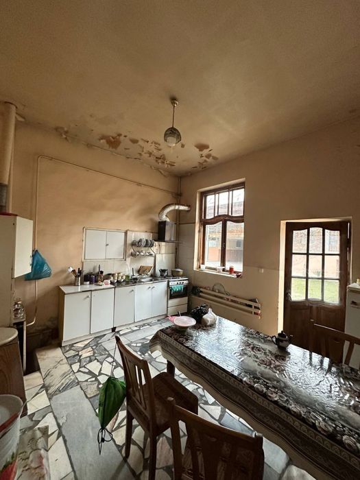 Hovli sotiladi 5.4 sotix Qoraqamish