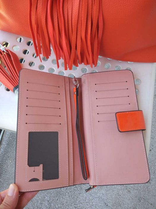 Страхотна дамска чанта и портмоне в оранжев цвят