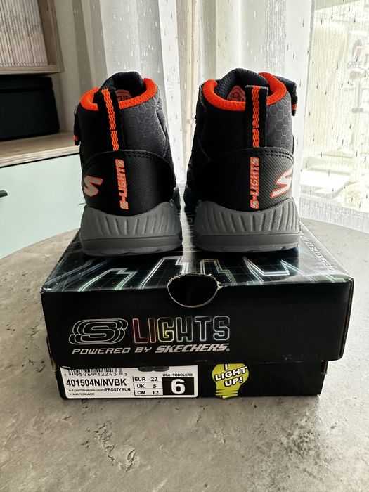Ghete Skechers 22