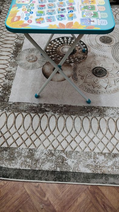 Детский развивающий столик