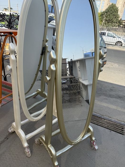 Зеркало напольное овальное  160×180 см в деревянной раме