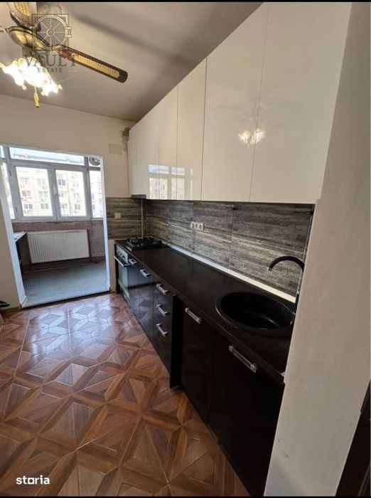 Apartament 3 camere - CENTRALA PROPRIE - zona RAHOVA