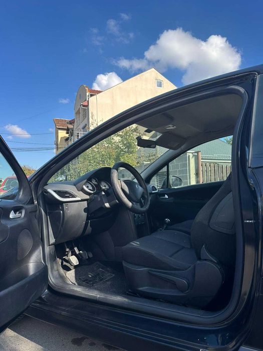Peugeot 207 – 2010 | 2 uși | Benzină | 1.4