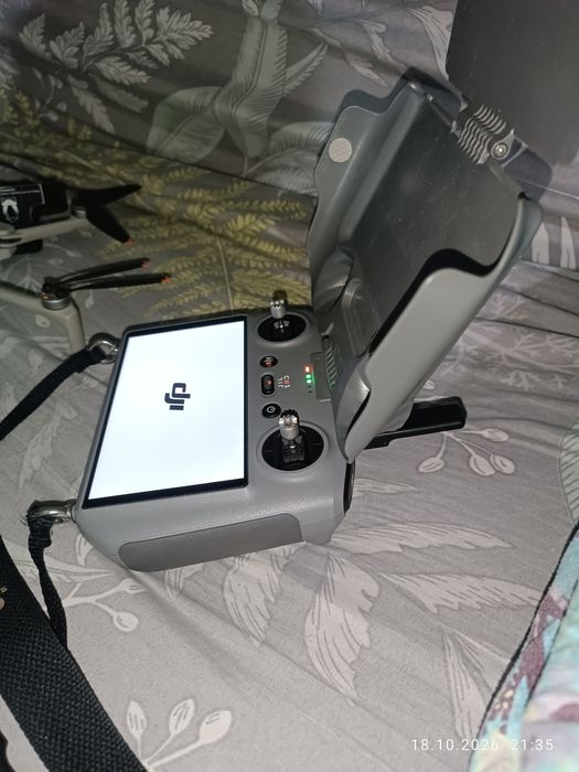 Продам дрон Dji mini 4 pro