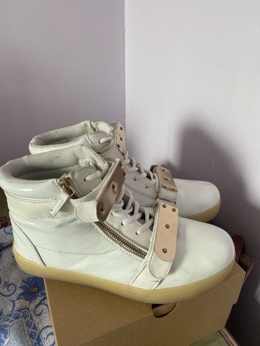 Кроссовки высокие HONERKICKS белые оригинал