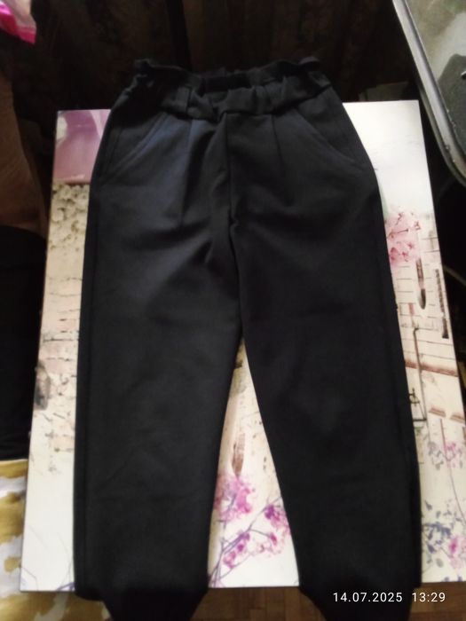 Продам брюки школьные для девочки