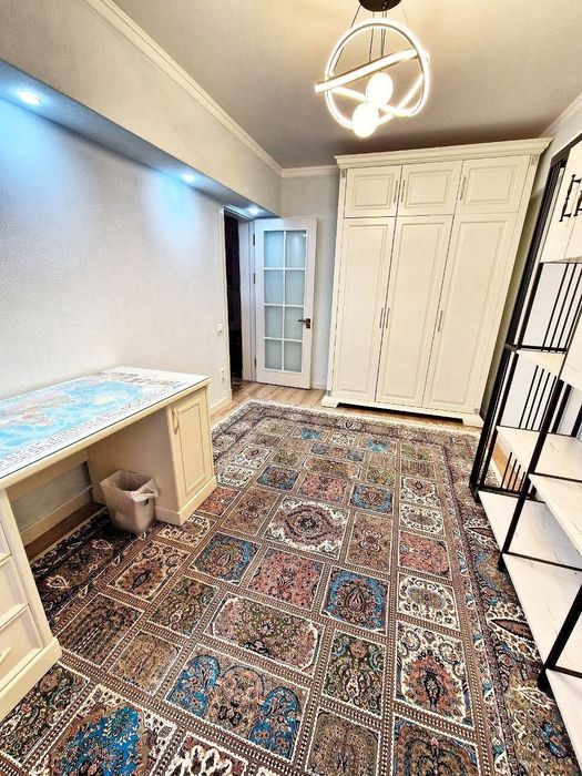 Квартира 4х комнат Ц-4 Алайский / Кашгар метро А.Кадырий Срочно Продам