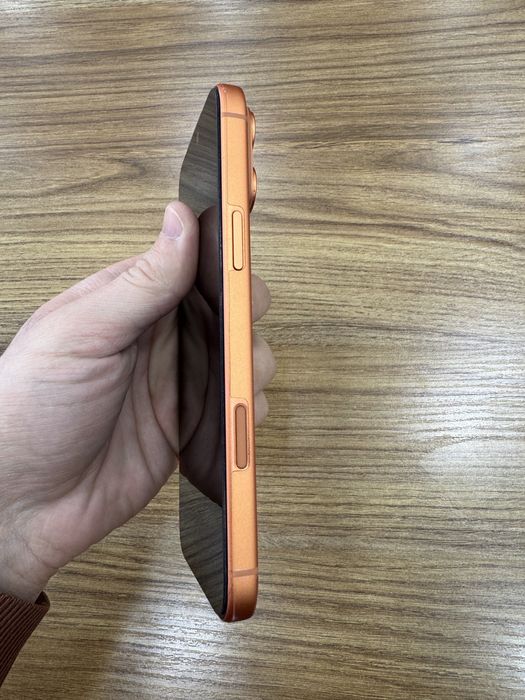 iPhone 17 pro max 100% orange sim-e-sim