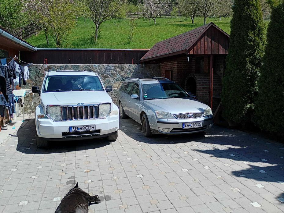 Jeep Cherokee 2011 • 2.8 Diesel • Automată • 4x4 • Piele • Navigație