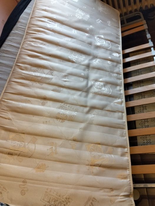 Donez saltea pe arcuri