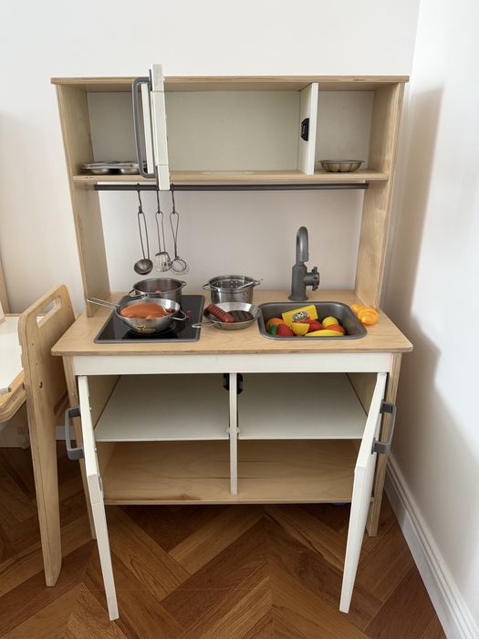 детская кухня со всеми игрушками