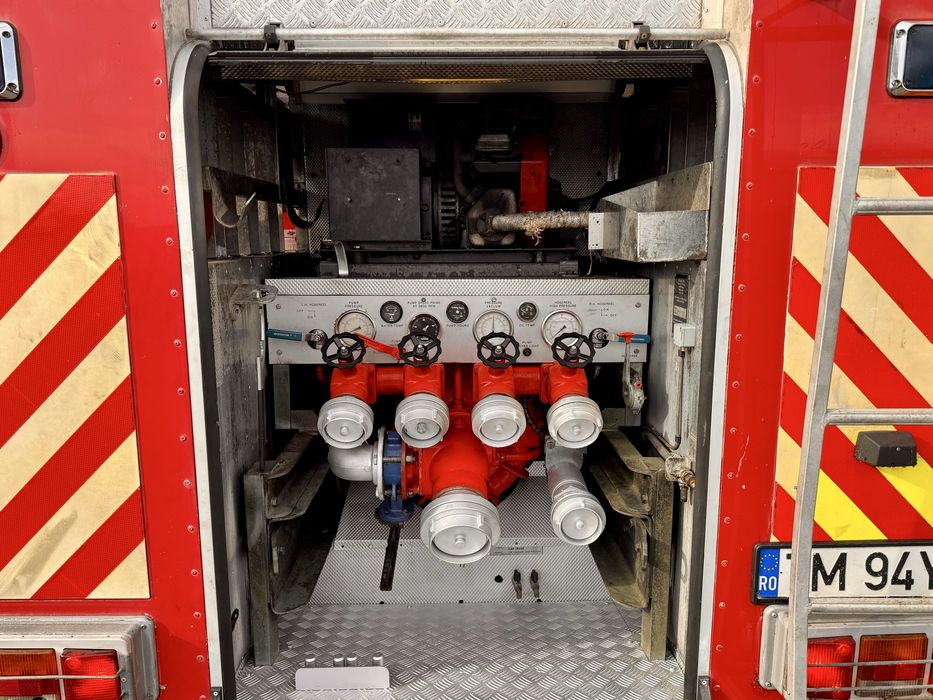 Mașina de pompieri VOLVO FL6 automată, înmatriculată și echipată