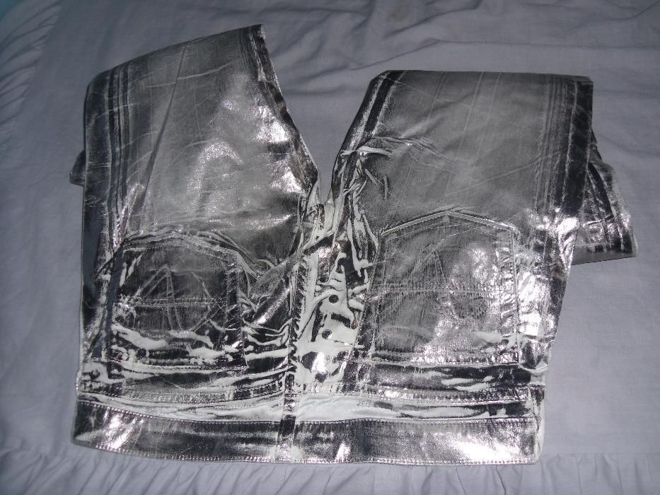 pantalonii  blugi argintii ,trendy