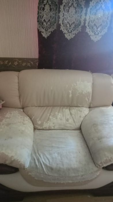 Продам диван и 2 кресла.