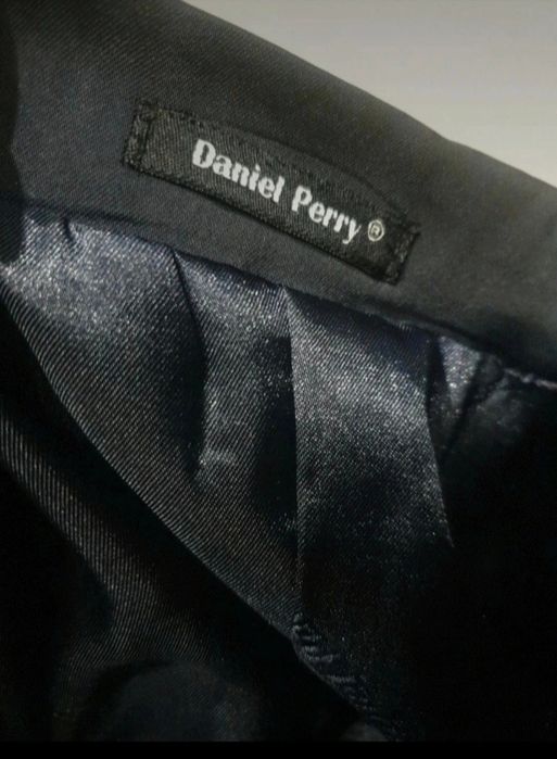 Costum băieți Daniel Perry ,marimea L ,nou fără etichetă.