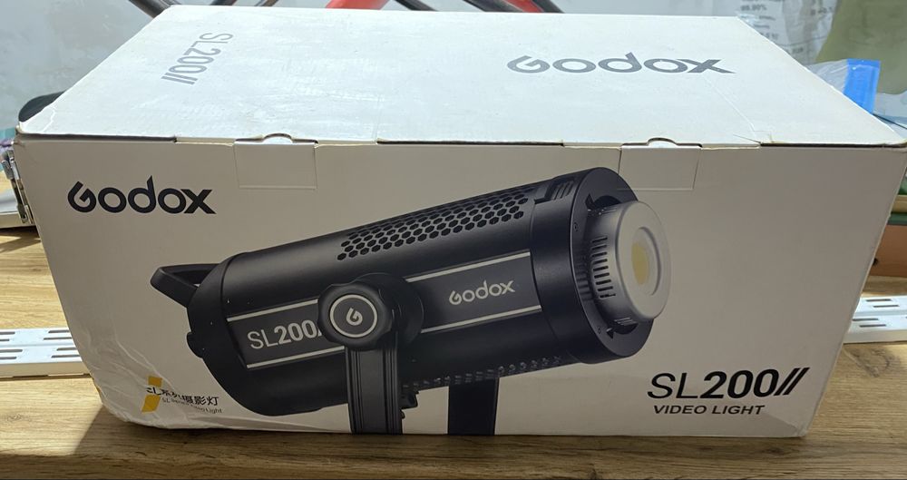 GodoxSL200// Video Light