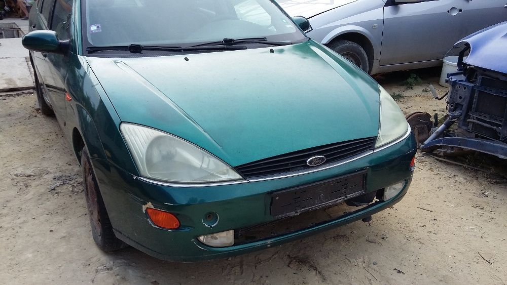 Продавам форд фокус 1.8тдди на-чàсти