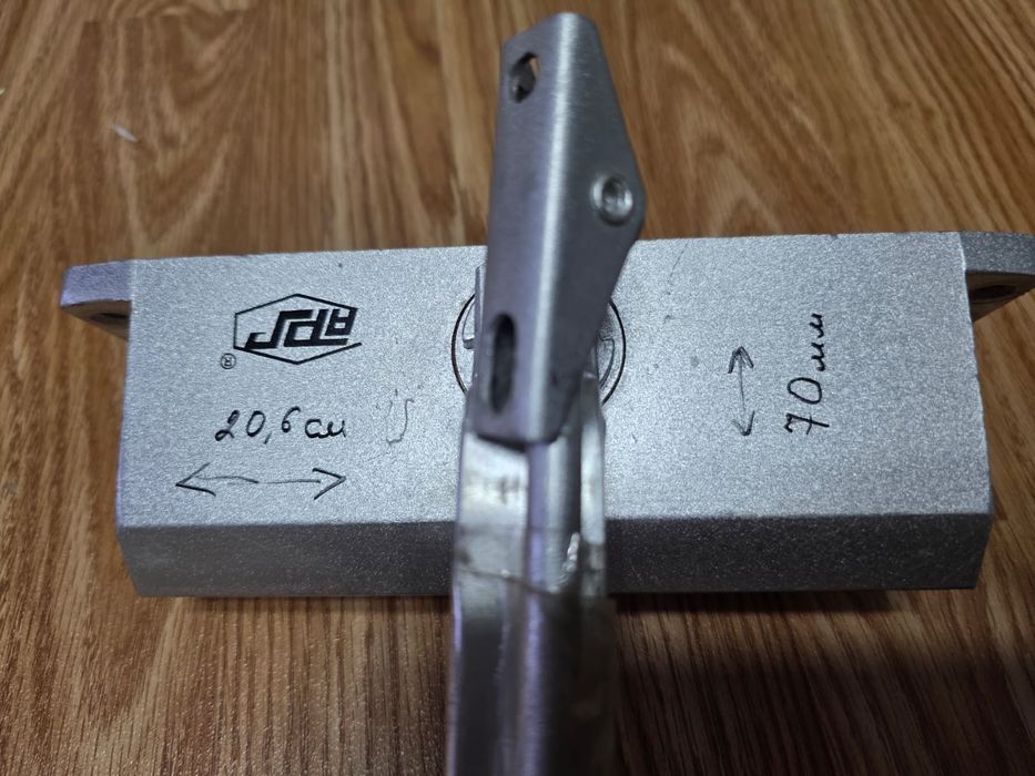 Продам доводчик дверей