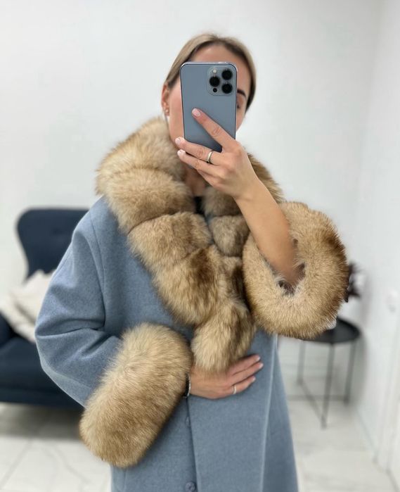Пальто с мехом куницы