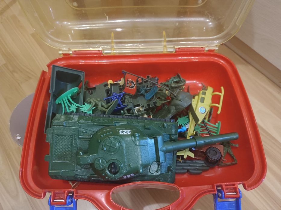 Солдатики танк военные темы