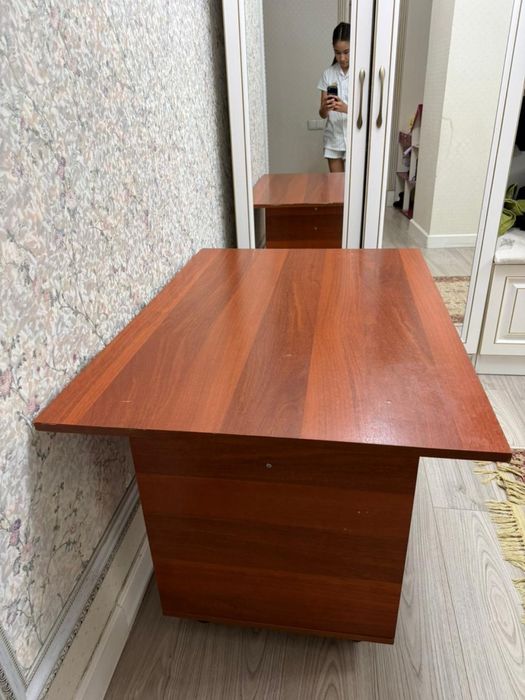 Срочно продам стол