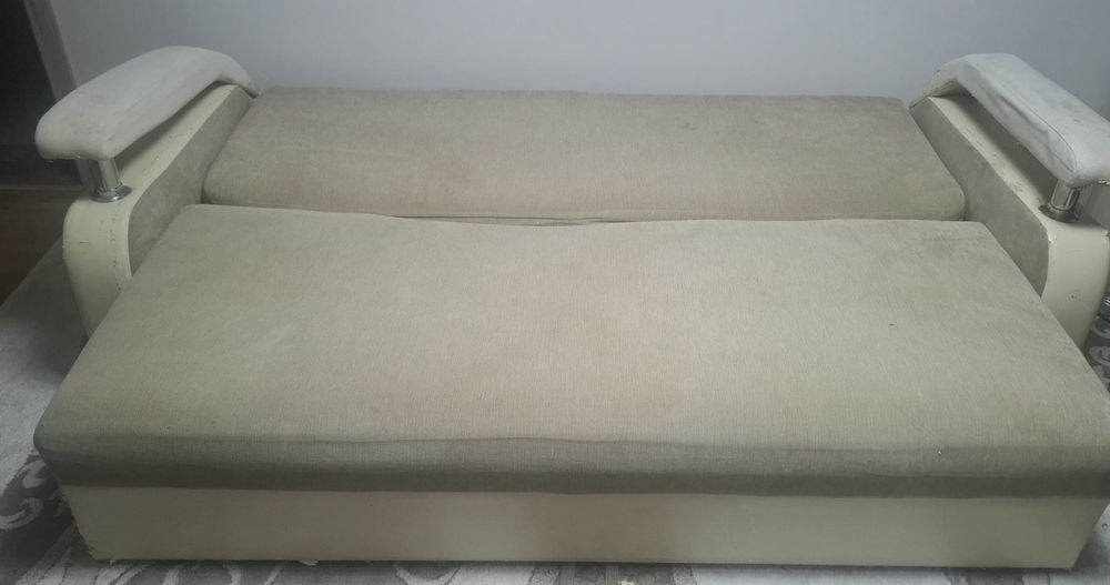 ПРОДАМ диван. Цена договорная.