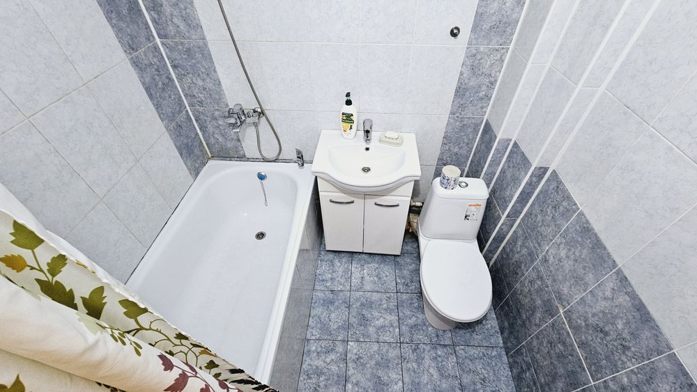 Сдам посуточно 1 ком.  кв. район Аквапарка.