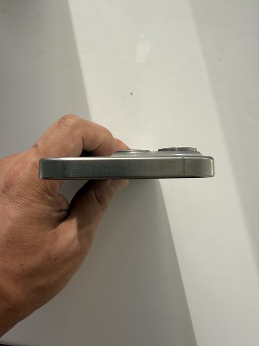 iPhone 15 pro 128 gb