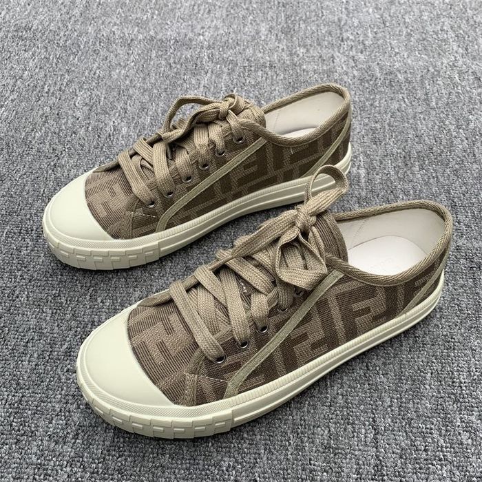 Женсие кеды новые