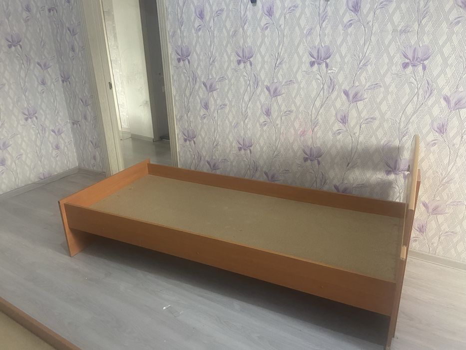 Продам кровать односпальную