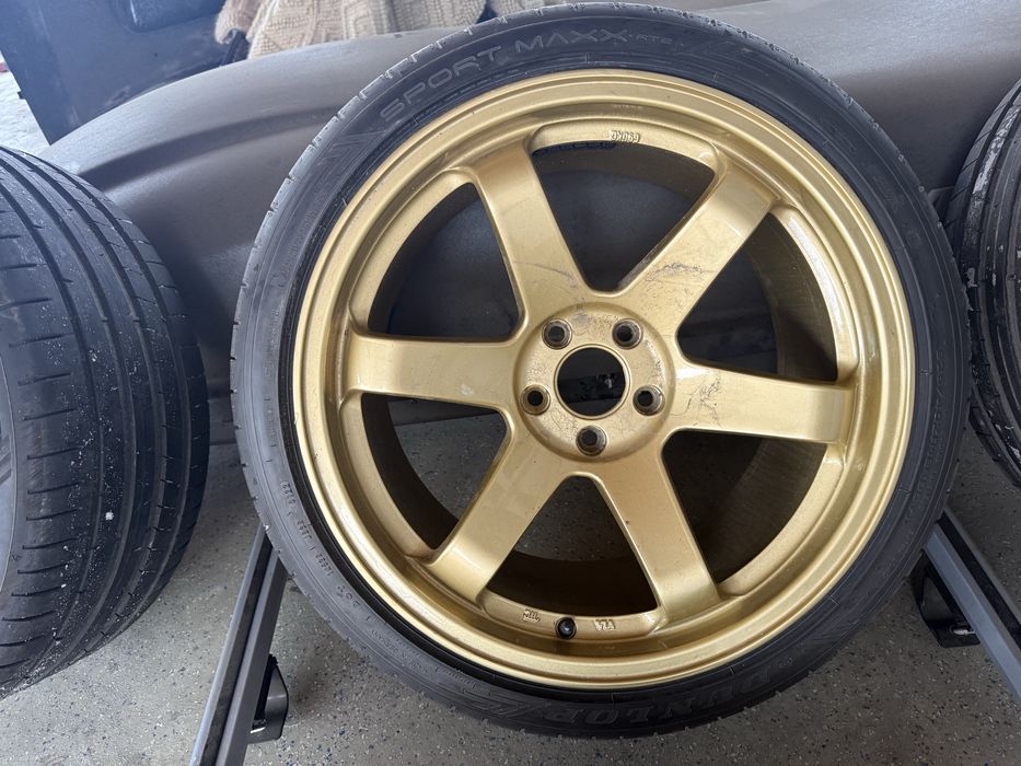 Jante Rota Grid noi + anvelope dunlop noi 5x108 235/40 R18