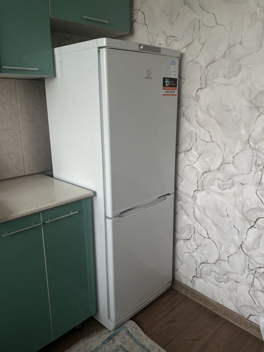 Холодильник Indesit